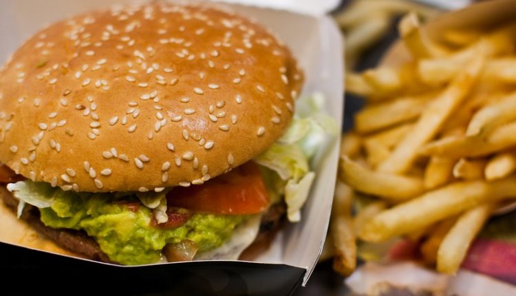 Ο ΠΟΥ Ζητάει να Εξαλειφθούν τα Τρανς Λιπαρά P