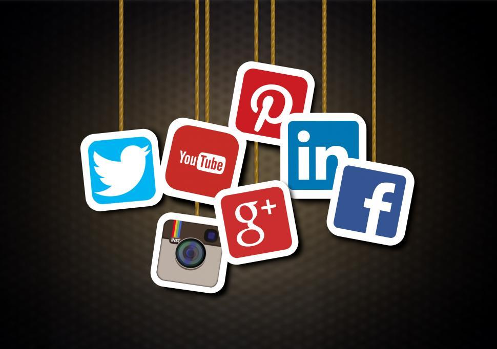 Τα social media της Χαραμή ΑΕ αναδυκνείουν την αλληλεπίδραση μεταξύ επαγγελματιών, εταιρειών και ατόμων. Τα social media της Χαραμή ΑΕ αναδυκνείουν την αλληλεπίδραση μεταξύ επαγγελματιών, εταιρειών και ατόμων.