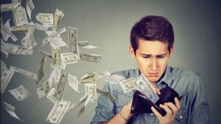 6 στους 10 Έλληνες με Οικονομικές Δυσκολίες Pharmacy Manage