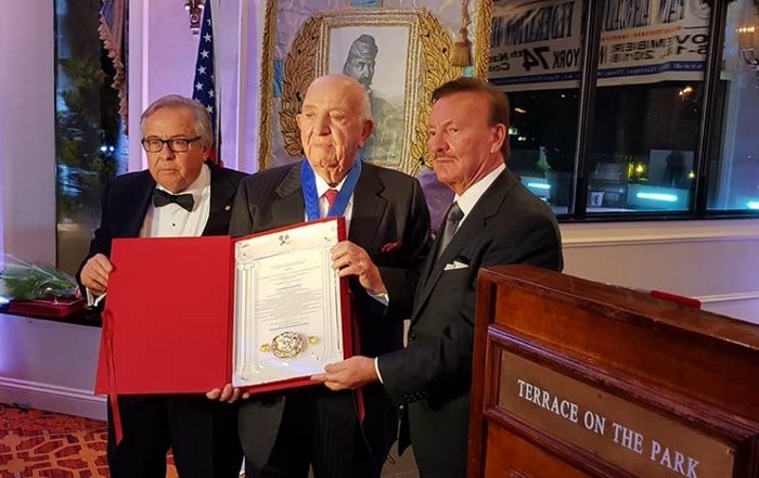 Βράβευση του Προέδρου της DEMO ABEE