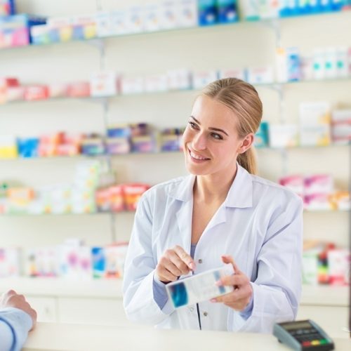 Σχεδιάζοντας το πρόγραμμα σπουδών τους και έχοντας την πειθαρχία να κατευθύνουν επιμελώς την προσπάθεια, οι φαρμακοποιοί μπορούν να κινηθούν αποφασιστικά στη ζωή και τη σταδιοδρομία τους.