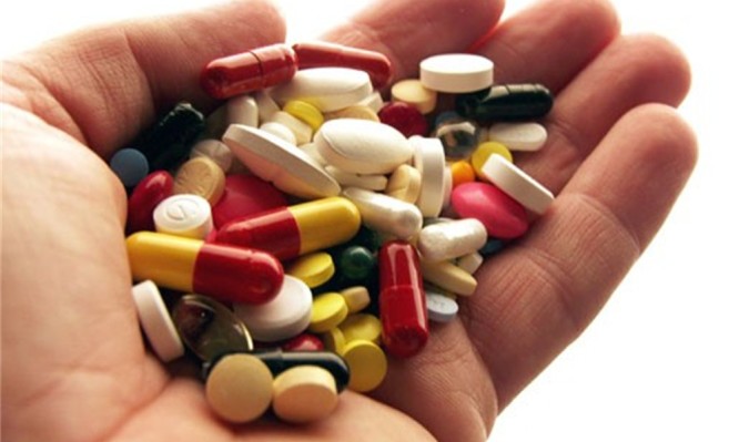 Το Προεδρείο του Πανελλήνιου Ιατρικού Συλλόγου ανέφερε σε σχετικές δηλώσεις, ότι είμαστε από τις ελάχιστες χώρες που χορηγούνται φάρμακα χωρίς ιατρική συνταγή: