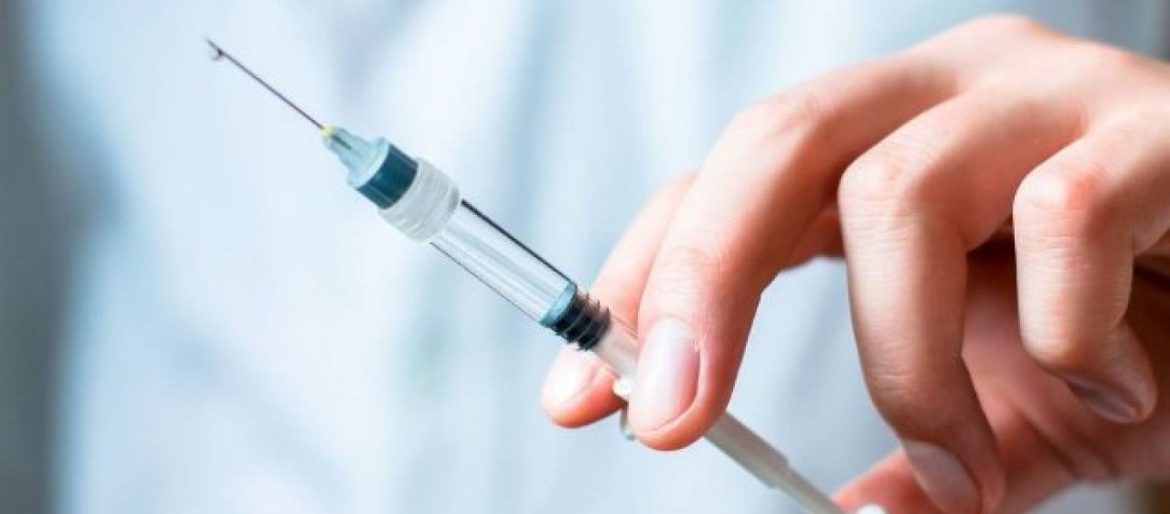 Κοινές καθημερινές συμπεριφορές των εφήβων τους καθιστούν σε υψηλό κίνδυνο για τη μετάδοση του μηνιγγιτιδόκοκκου. Κοινές καθημερινές συμπεριφορές των εφήβων τους καθιστούν σε υψηλό κίνδυνο για τη μετάδοση του μηνιγγιτιδόκοκκου.