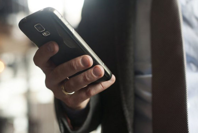 Ειδικότερα, στο πρώτο εξάμηνο του 2019 η χρήση έξυπνων τηλεφώνων έφτασε στο 84,3%, από 24% που ήταν το 2011, όταν στην υπόλοιπη Κεντρική και Ανατολική Ευρώπη τα ποσοστά διαμορφώνονται στο 68,6% (2019) και 13,3% (2011) αντίστοιχα.