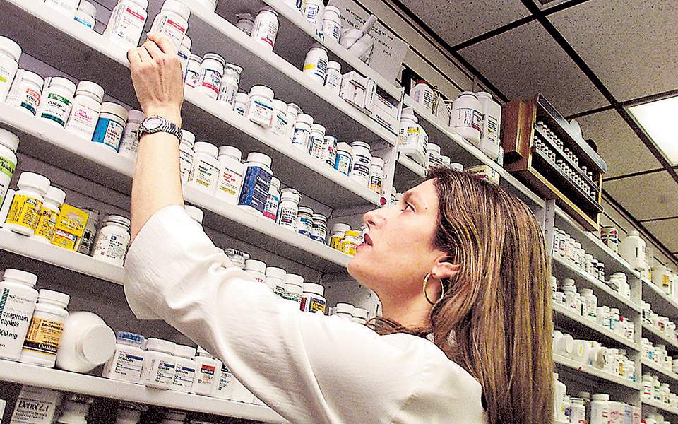 Το clawback συνιστά μνημονιακό μέτρο το οποίο επιβλήθηκε στην αγορά για πρώτη φορά το 2012 και ήδη έχει παραταθεί η ισχύς του έως το 2022.