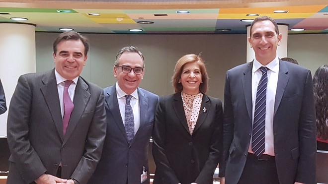 Το ζήτημα της επίτευξης διακρατικών συμφωνιών με τις φαρμακευτικές εταιρείες προκειμένου να μπορούν να έχουν πρόσβαση σε νέες θεραπείες οι ασθενείς σε Ευρωπαϊκό πλαίσιο συζητήθηκε χθες στο Συμβούλιο Υπουργών Υγείας της Ευρωπαϊκής Ένωσης.