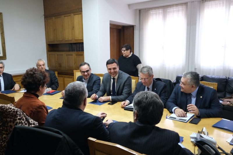 Συνάντηση εργασίας με τους Πρυτάνεις των Πολυτεχνικών και Πανεπιστημιακών εκπαιδευτικών Ιδρυμάτων της χώρας πραγματοποιήσε ο Υπουργός Υγείας Βασίλης Κικίλιας.