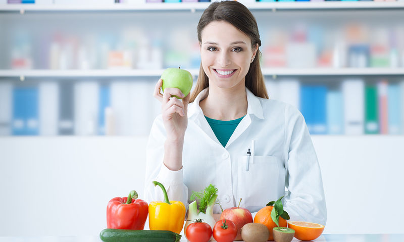 Πρέπει να υιοθετήσει όλη η ομάδα που εξυπηρετεί τις συνταγές στον πάγκο, να δίνει συστηματικά 2-3 απλές συμβουλές πάνω στη διατροφή σε κάθε τέτοιου είδους περιστατικό.