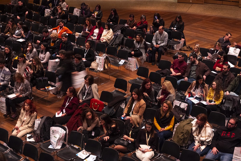 Το 4ο Επιστημονικό Συνέδριο Φαρμακευτικής Φροντίδας της Ελληνικής Φαρμακευτικής Εταιρίας (Ε.Φ.Ε), είχε ως στόχο τη βελτίωση των επιστημονικών δεξιοτήτων σε βασικά θεραπευτικά πεδία της Φαρμακευτικής Φροντίδας που είναι απαραίτητα στην καθημερινή πρακτική στο φαρμακείο, για την απαραίτητη συμβουλή προς τους ασθενείς.