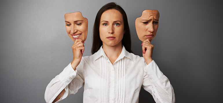 Όσοι έχουν το «σύνδρομο του απατεώνα» βασανίζονται από έναν ενδόμυχο και αδικαιολόγητο φόβο ότι κάποια στιγμή θα αποκαλυφθούν πως είναι απατεώνες.