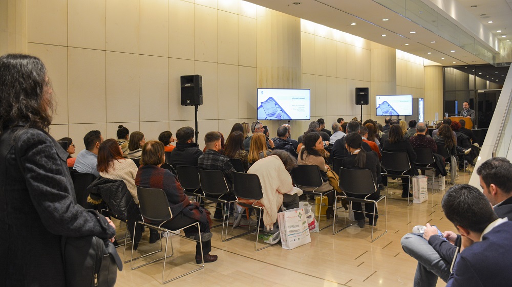 Πραγματοποιήθηκαν ομιλίες και αναδείχθηκαν καινοτόμες πρακτικές για τους επαγγελματίες υγείας, ενώ παράλληλα τονίστηκε η αναγκαιότητα χρήσης της τεχνολογίας και των ψηφιακών εφαρμογών, για την εξυπηρέτηση ενός όλο και πιο απαιτητικού ασθενή-πελάτη.