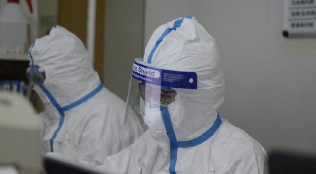 Ενώ ο ιός εξαπλώνεται σε άλλες χώρες, τα κρούσματα στην Κίνα, σημειώνουν πτώση από τις αρχές Φεβρουαρίου, στοιχείο που αποδεικνύει, κατά τον ΠΟΥ, ότι ο ιός μπορεί να περιοριστεί.