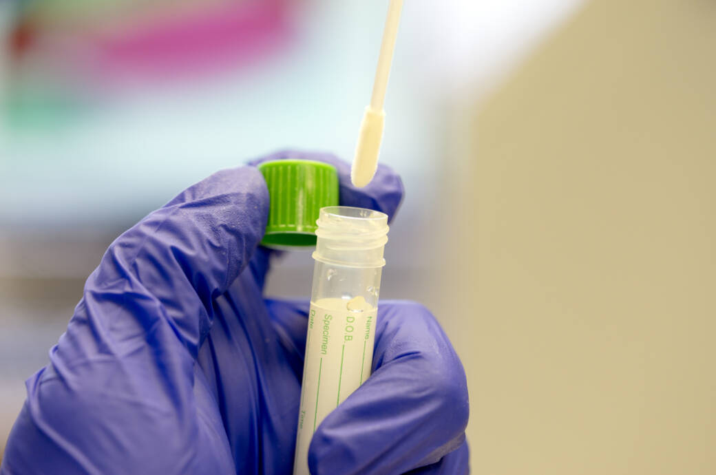 ΠΦΣ - Να μην Προχωρήσουν οι Φαρμακοποιοί στην Προμήθεια Διαγνωστικών Τεστ για τον Κορωνοϊό