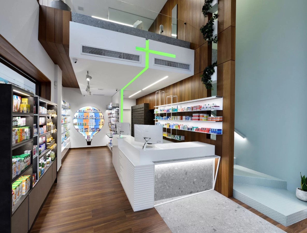 Στον αγώνα του φαρμακοποιού για την αύξηση των πωλήσεων, ο μεγάλος πρωταγωνιστής δεν είναι ο χώρος ― είναι το προϊόν. Το φαρμακείο δεν είναι παρά το σκηνικό που υποστηρίζει τον πρωταγωνιστή.