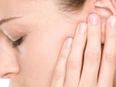 Η υπερβολική συσσώρευση κυψελίδας και νεκρού δέρματος μέσα στο ακουστικό κανάλι, μπορεί να προκαλέσει μια επώδυνη κατάσταση και μείωση της ακοής.