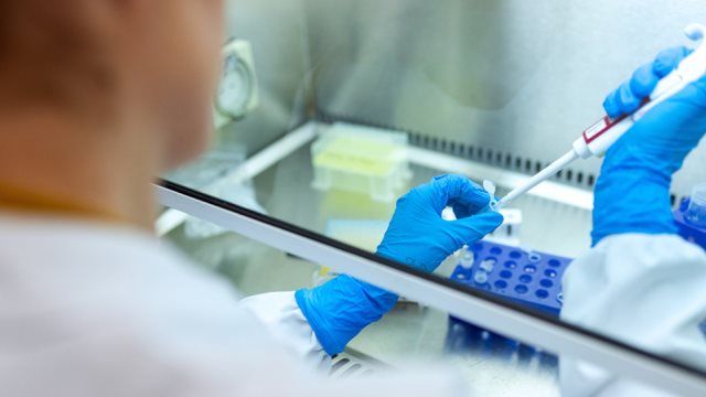 Η Προσωρινή Παύση μιας Κλινικής Μελέτης για Έλεγχο Θεμάτων Ασφαλείας Αποτελεί Συχνή Πρακτική στην Κλινική Έρευνα.