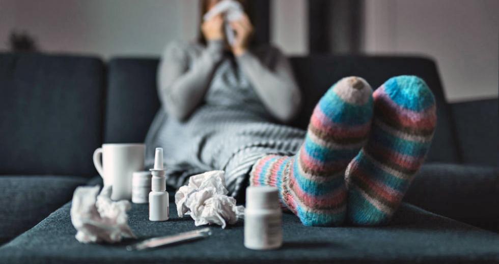 Η Περίπλοκη Συνύπαρξη του Κορωνοϊού και της Κοινής Γρίπης.