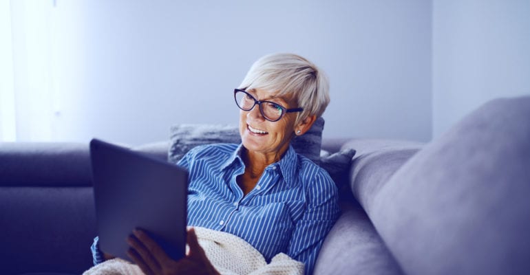 Οι Μεσήλικες Γυναίκες Κινδυνεύουν Περισσότερο από Μακρόχρονη COVID-19.