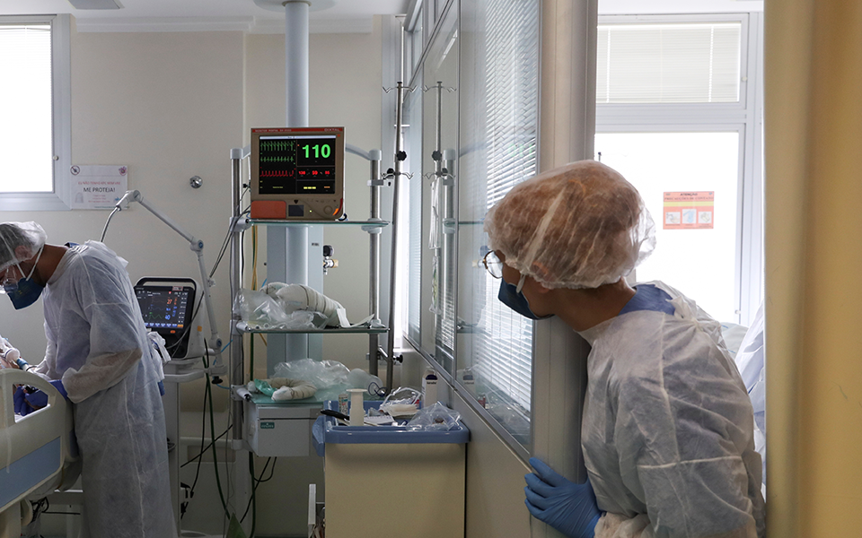 Δέκα Ημέρες Μετά το Εξιτήριο Ένας στους Επτά Ασθενείς με COVID-19 Εισήλθε Ξανά στο Νοσοκομείο.