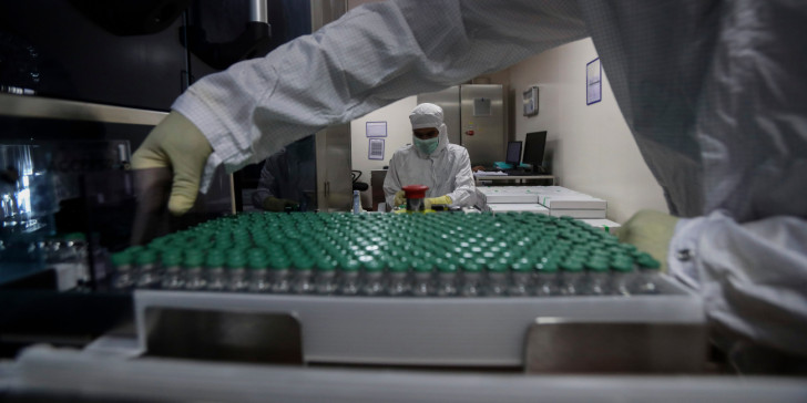 Η Ευρωπαϊκή Επιτροπή Ζήτησε Επιθεώρηση σε Εργοστάσιο Παρασκευής του Εμβολίου της AstraZeneca.