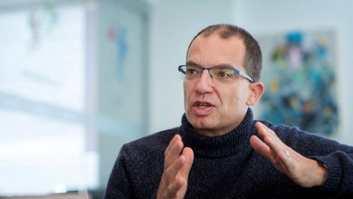 Η Moderna Καταγγέλλει τον Σχεδιασμό της Ευρώπης για την Έλλειψη Δόσεων Εμβολίου Κατά της Covid-19.