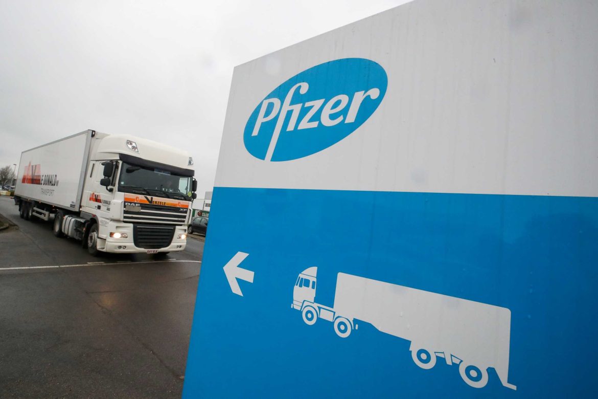Η Κομισιόν θα Ζητήσει Εξηγήσεις από τη Pfizer για τις Νέες Καθυστερήσεις στις Αποστολές Εμβολίων.