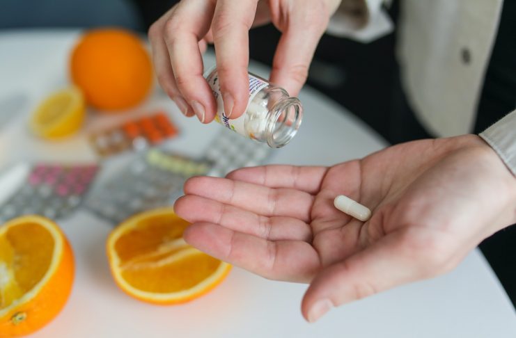 Τα Συμπληρώματα Βιταμίνης C και Ψευδάργυρου δεν Βοηθούν Κατά της Covid-19.