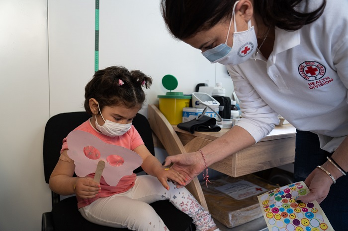 Η Τεράστια Συμβολή του Ελληνικού Ερυθρού Σταυρού στη Μάχη Κατά της Πανδημίας.