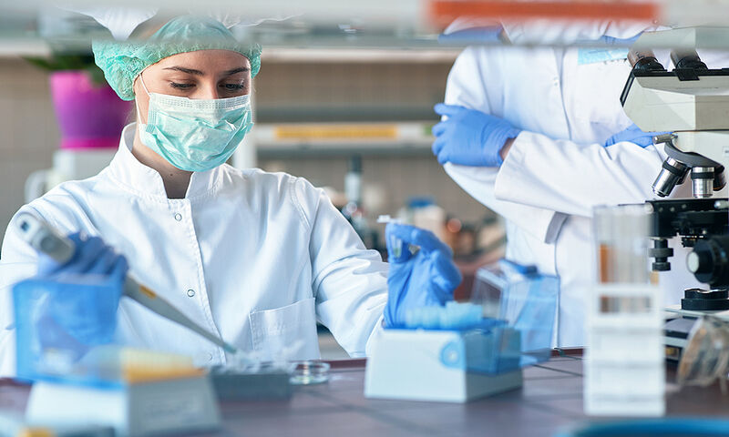 Ένα Κοκτέιλ Αντισωμάτων Αποδεικνύεται Αποτελεσματικό στη Θεραπεία της Covid-19.