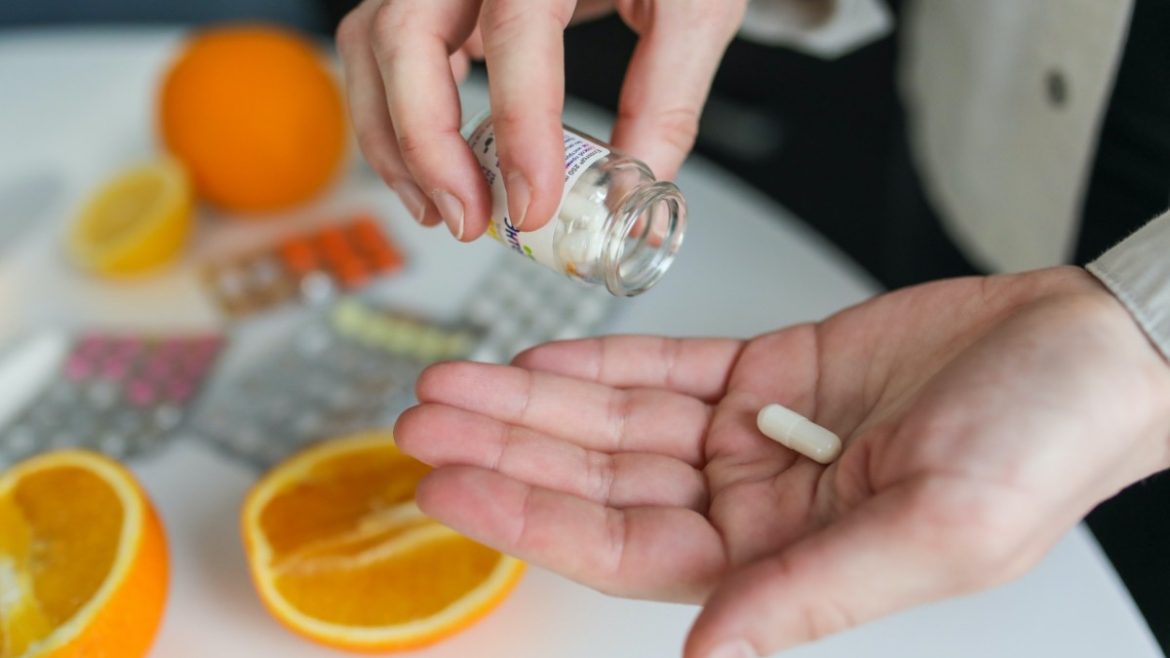 Η Λήψη Βιταμίνης C και Συμπληρωμάτων Ψευδαργύρου δεν Μειώνει τη Σοβαρότητα και τη Διάρκεια των Συμπτωμάτων της COVID-19.