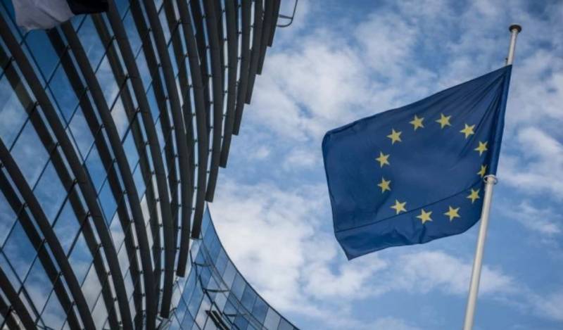 Η Οικονομία Αρχίζει να Βγαίνει από τη Σκιά της Πανδημίας.