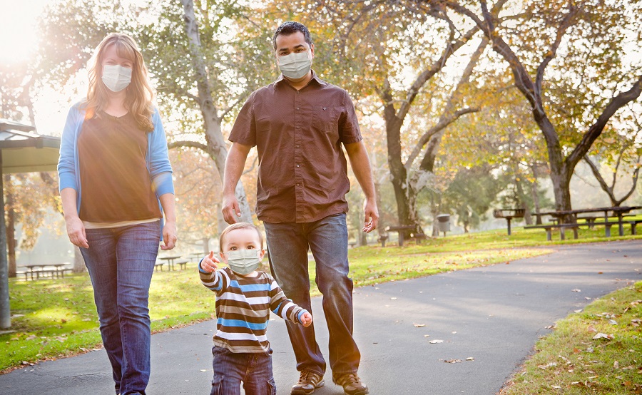 Ο Εμβολιασμός των Ενηλίκων Φαίνεται να Προστατεύει Επίσης τα Ανεμβολίαστα Παιδιά.