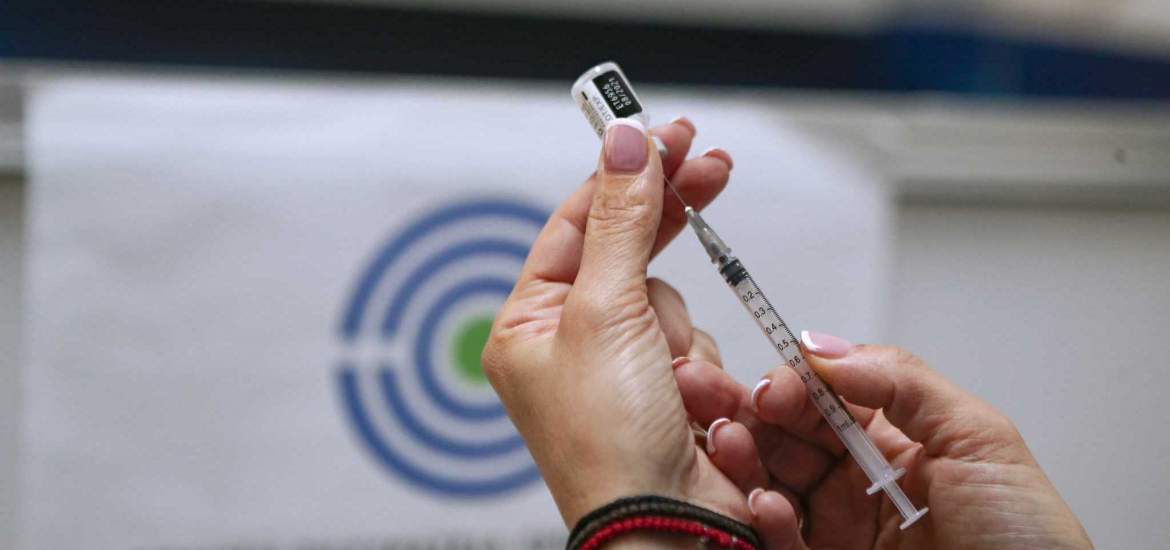 Την Επόμενη Εβδομάδα οι Ανακοινώσεις Σχετικά με την Υποχρεωτικότητα του Εμβολιασμού σε Συγκεκριμένες Κατηγορίες Εργαζομένων.