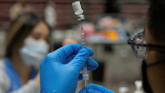 Εμβόλια - Ανοίγει Αύριο η Πλατφόρμα για τους Νέους 15 - 17 Ετών.