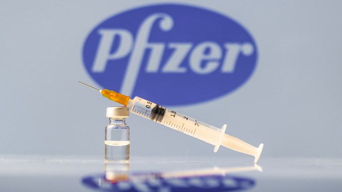 Το Εμβόλιο της Pfizer Αναμένεται να Εξασφαλίσει Πλήρη Έγκριση στις Αρχές Σεπτεμβρίου.