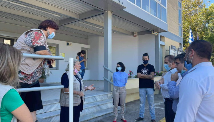 Προσφορά από τους Φαρμακοποιούς του Κόσμου προς τον Δήμο Καλαμάτας.