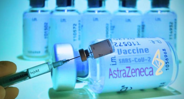 Οι Τρεις Δόσεις του Εμβολίου της AstraZeneca Είναι Αποτελεσματικές Έναντι της Παραλλαγής Όμικρον.