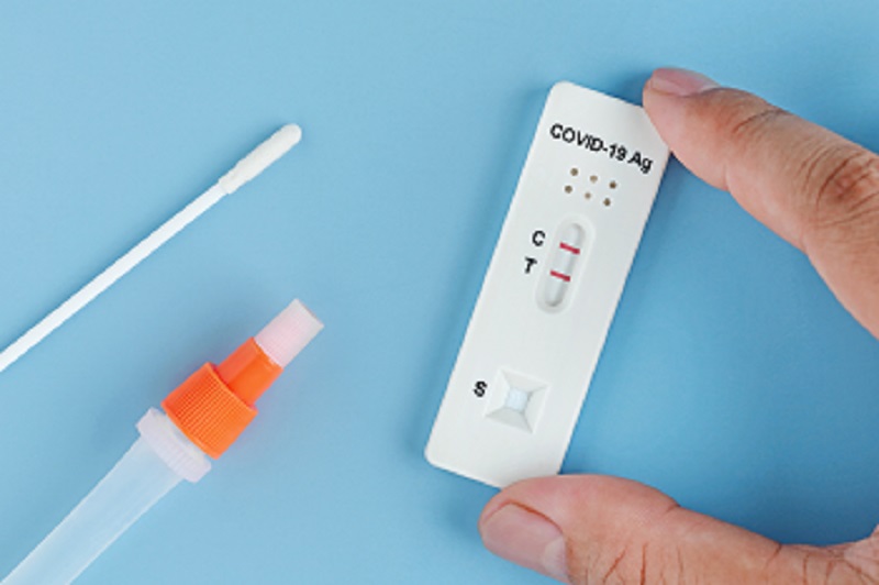 Συχνότητα και Παράγοντες Κινδύνου για Λοίμωξη COVID-19 σε Εμβολιασμένους.