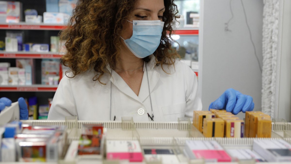 Φαρμακευτικός Σύλλογος Θεσσαλονίκης: Ισχυρή Σύσταση για Χρήση Μάσκας Εντός των Φαρμακείων. Φαρμακευτικός Σύλλογος Θεσσαλονίκης: Ισχυρή Σύσταση για Χρήση Μάσκας Εντός των Φαρμακείων.