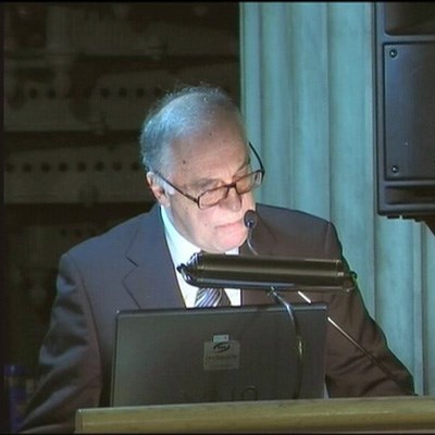 Επίδοση Τιμητικού Τόμου στον Ομότιμο Καθηγητή του Τμήματος Φαρμακευτικής, Παναγιώτη Μαχαίρα.