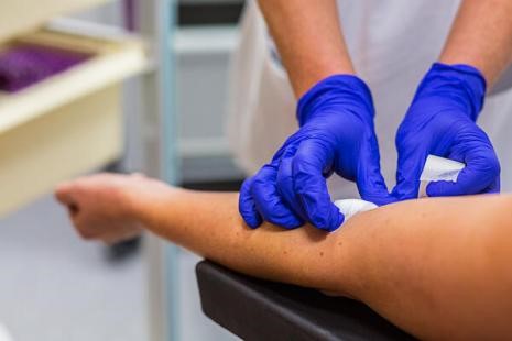 Γρήγορη Ανίχνευση της Νόσου Alzheimer με μία Απλή Εξέταση Αίματος.