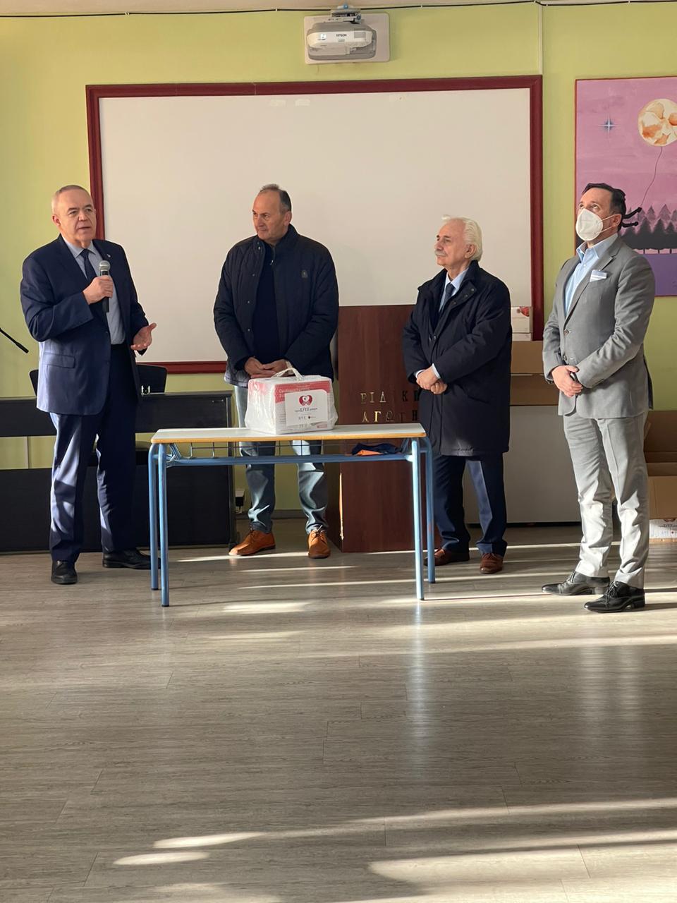 Το «ΠροΣfEEρουμε» στην Αλεξανδρούπολη - Δωρεά στη Δομή Εκπαίδευσης και Κοινωνικής Πρόνοιας. Το «ΠροΣfEEρουμε» στην Αλεξανδρούπολη - Δωρεά στη Δομή Εκπαίδευσης και Κοινωνικής Πρόνοιας.