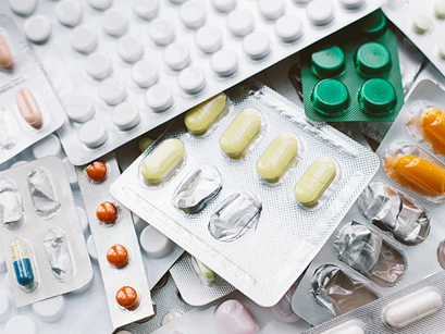 Ανακοίνωση ΠΦΣ: Δεν θα Επιτρέπεται Πλέον Συνταγογράφηση με την Εμπορική Ονομασία για τα Φάρμακα σε Έλλειψη.