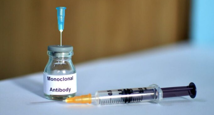 Η Χρήση Μονοκλωνικών Αντισωμάτων Μειώνει κατά 39% τον Κίνδυνο Θανάτου ή Νοσηλείας από COVID-19.