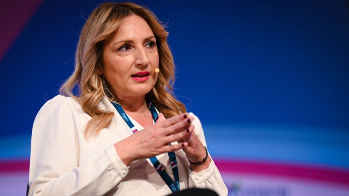 Χαραμή Τερέζα social media